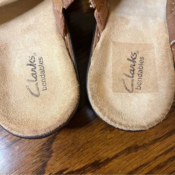 CLARKS Bendables Brown Leather Strappy Sandals Slip On Women’s 7 - Picture 4 of 6